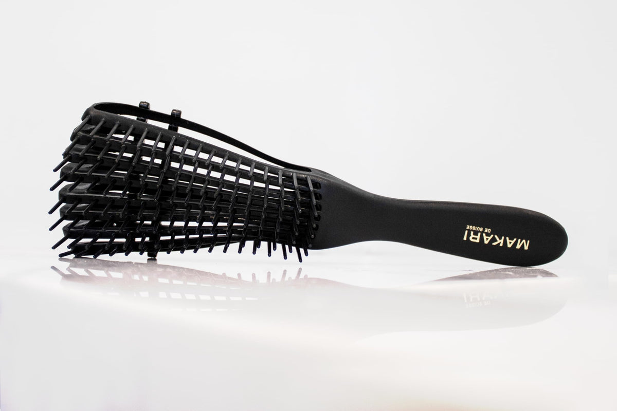 Hair Care Set with Shampoo, Conditioner, Serum & Brush J8850