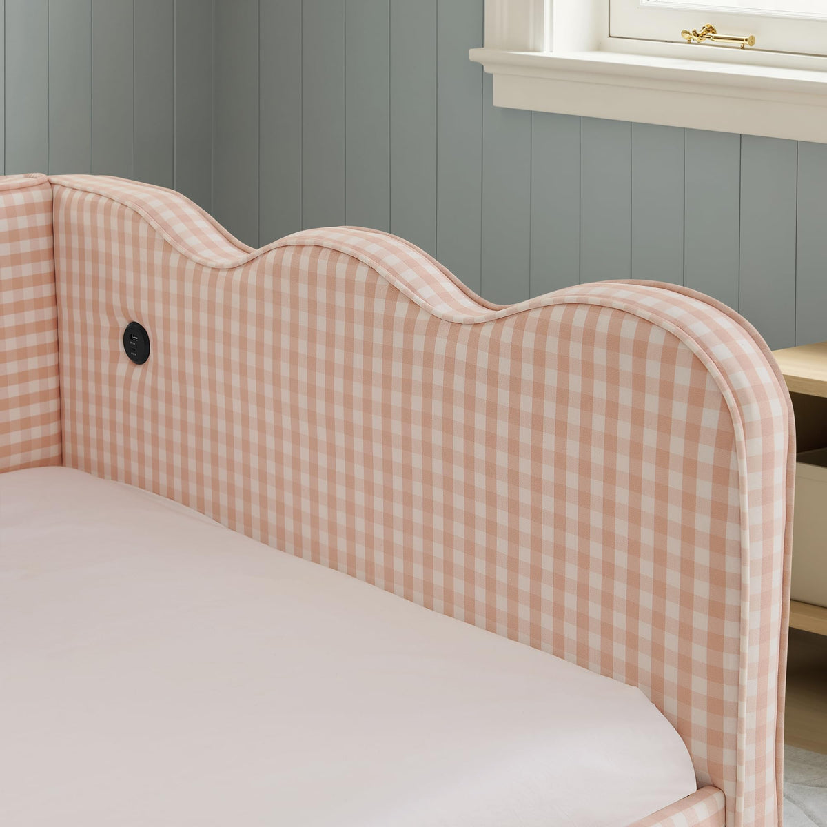 Twin Size Upholstery Daybed with Trundle and USB W50959