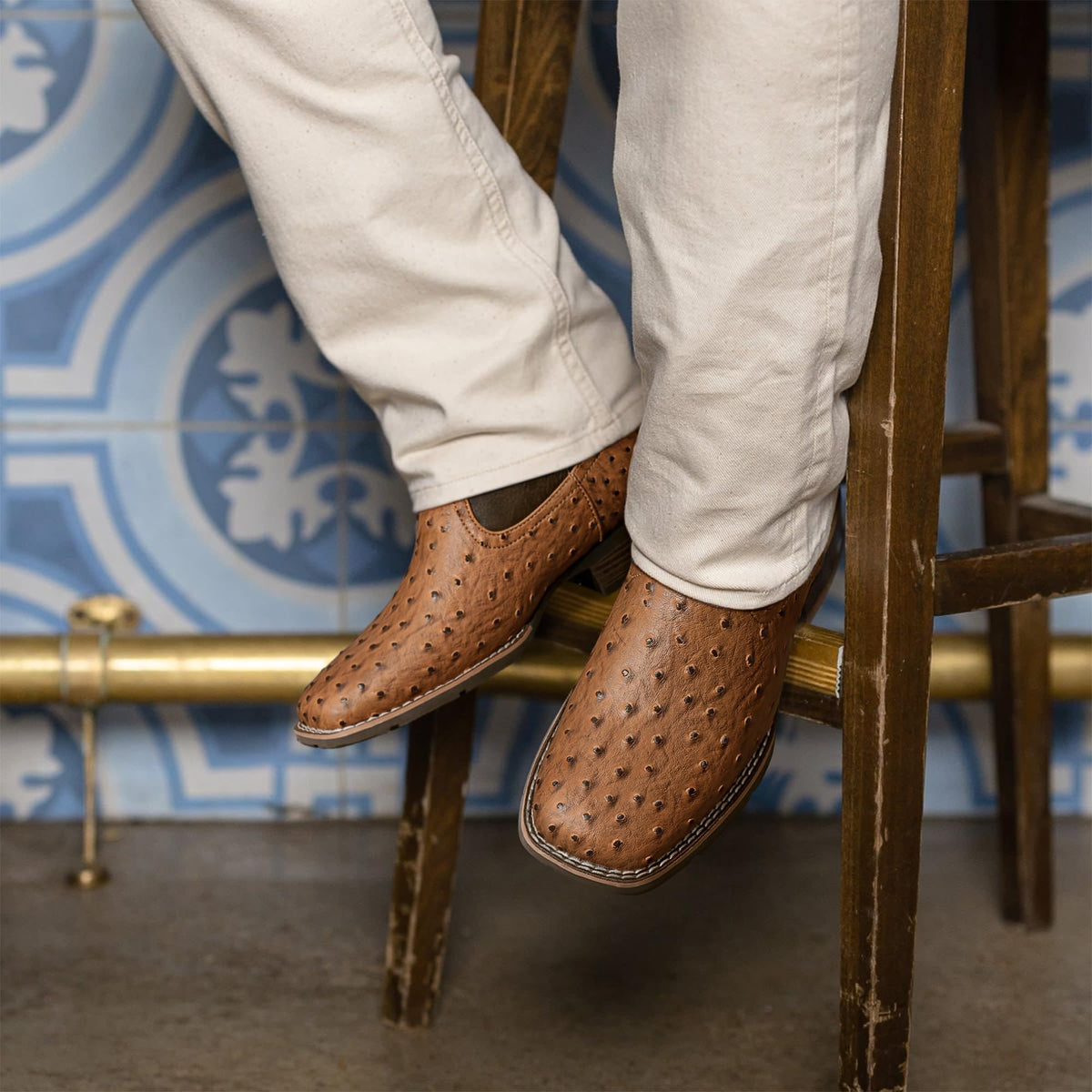 Cowboy Boots for Men with Embroidered Square Toe D30795