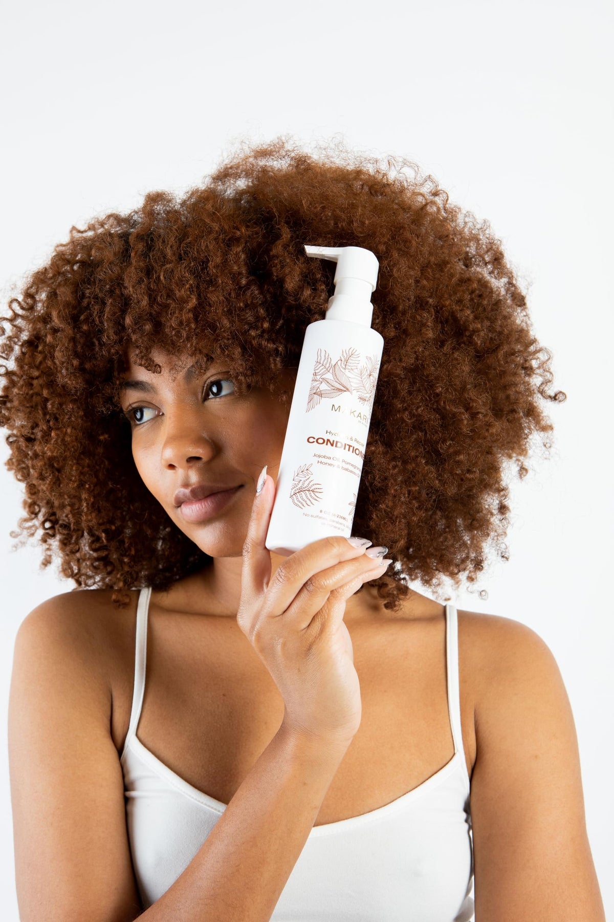 Hair Care Set with Shampoo, Conditioner, Serum & Brush J8850